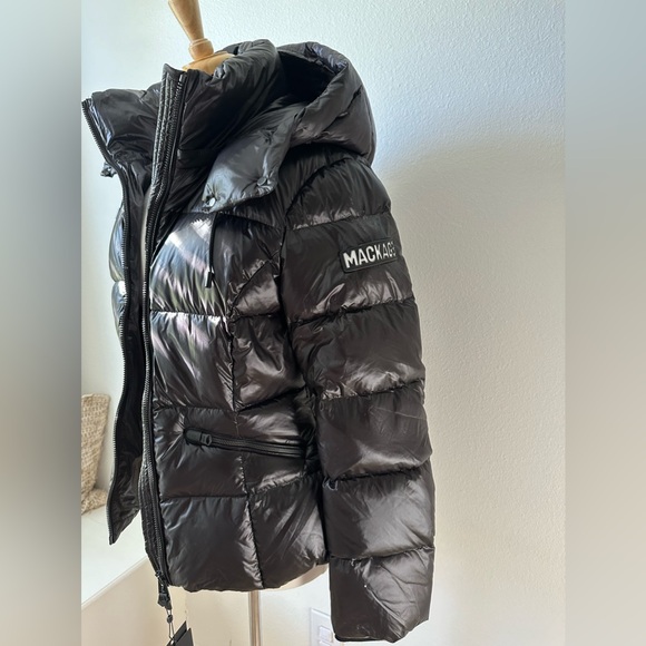 Mackage Madalyn Lustrous Down V Jacket Black - Picture 2 of 14